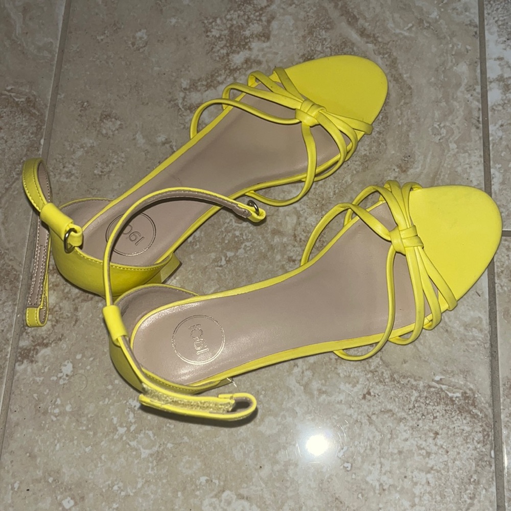 Never worn 1901 sandals